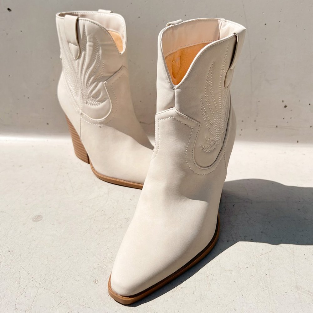 NEW Beige Distress Nubuck PU Western Cowboy Block Heel Ankle Booties Boots Shoe - Picture 11 of 12